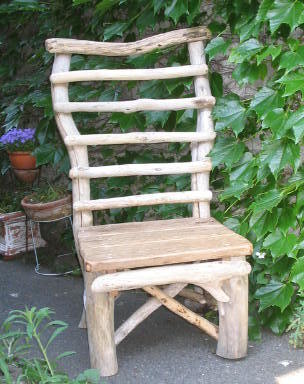 流木の造形、素材を生かして制作した、世界に一つの個性的な椅子