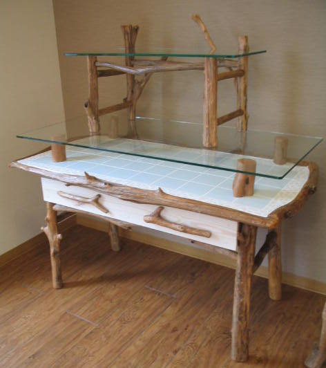 流木家具　ガラス棚　タイルテーブル　オーダーメイドでオーガニックでロハスなライフスタイルを演出する